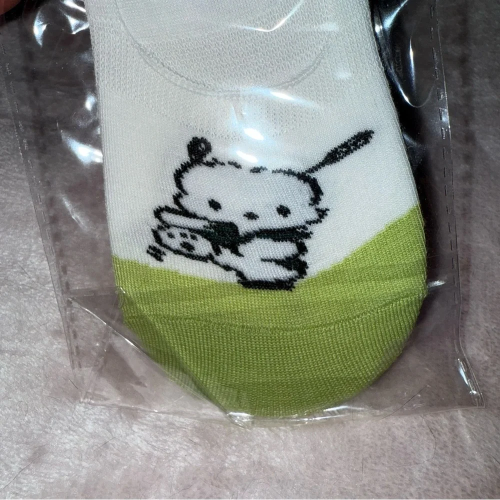Sanrio characters Socks 4 Pairs Sz 5-6 Multicolor Lightweight No Show Socks New